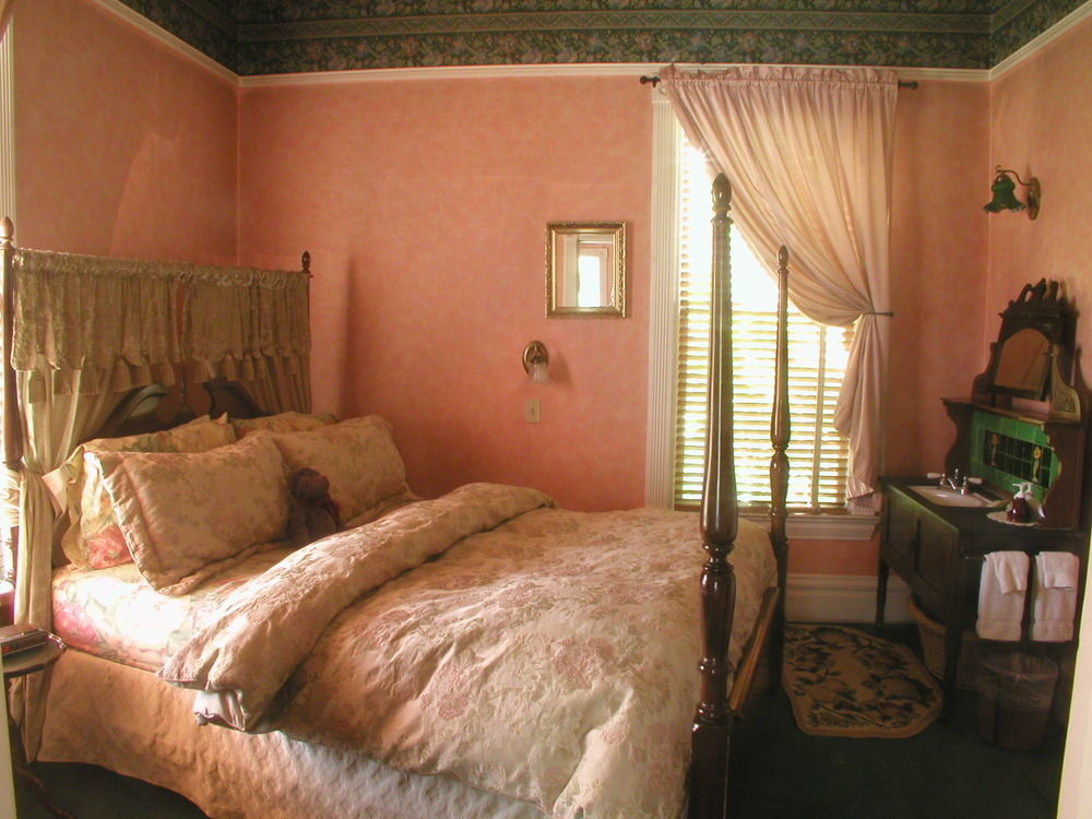 A White Jasmine Inn ซานตาบาร์บารา ภายนอก รูปภาพ