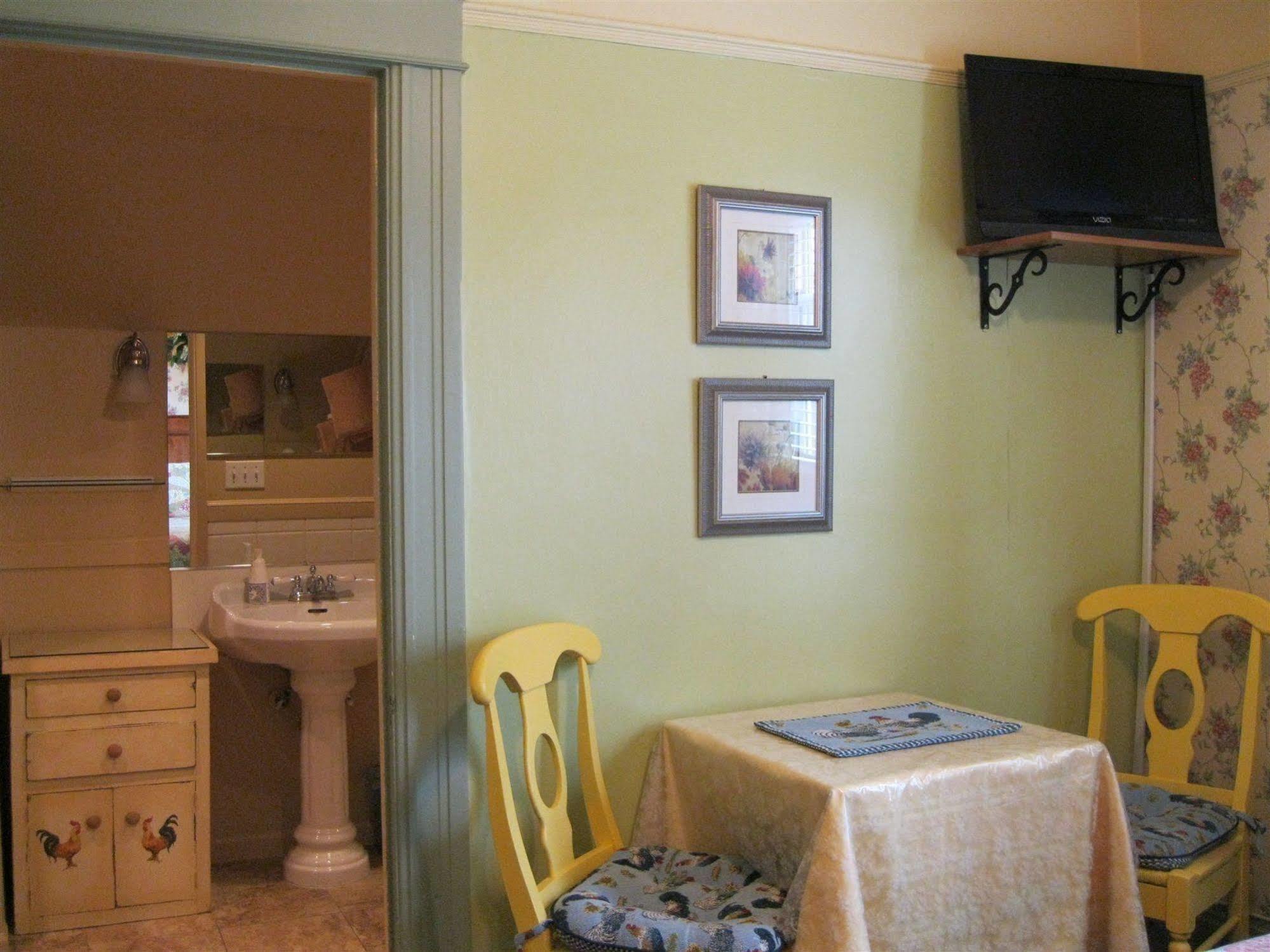 A White Jasmine Inn ซานตาบาร์บารา ภายนอก รูปภาพ