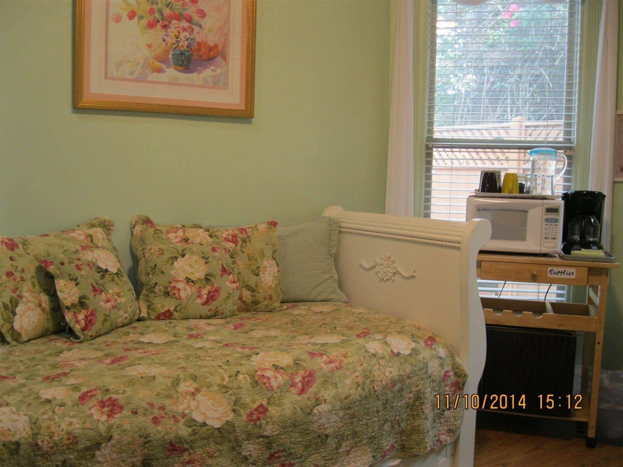 A White Jasmine Inn ซานตาบาร์บารา ภายนอก รูปภาพ
