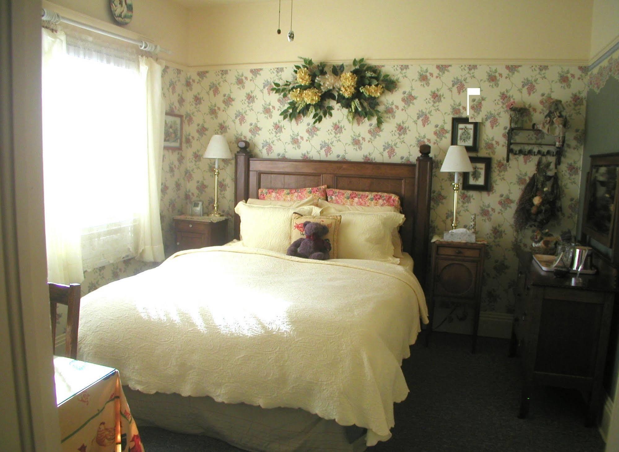 A White Jasmine Inn ซานตาบาร์บารา ภายนอก รูปภาพ