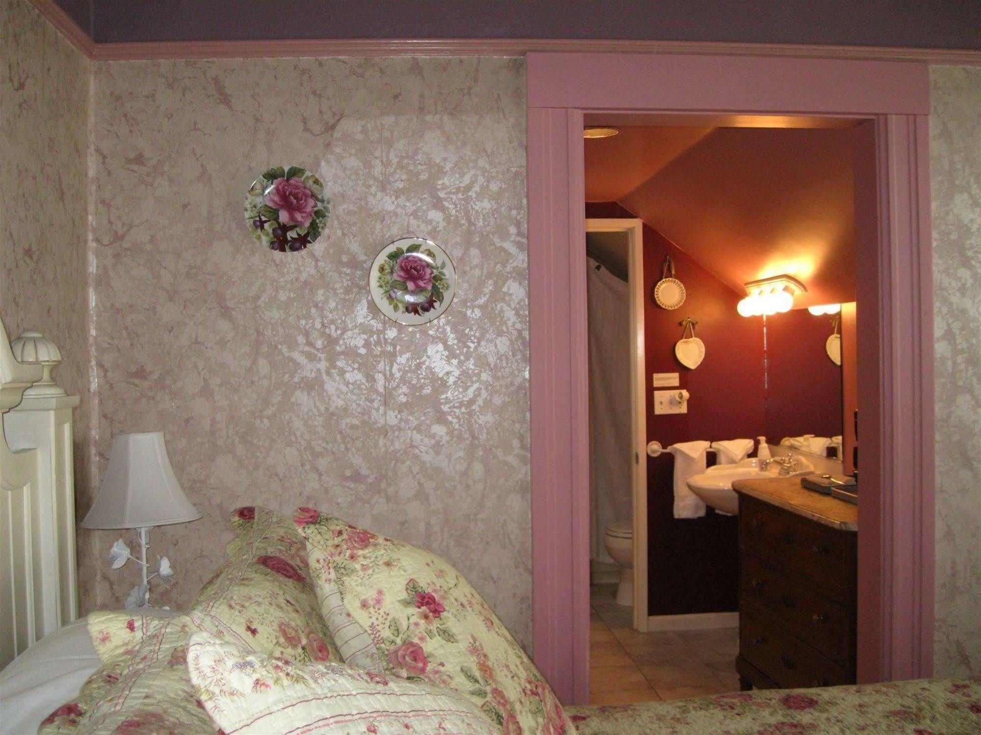 A White Jasmine Inn ซานตาบาร์บารา ภายนอก รูปภาพ