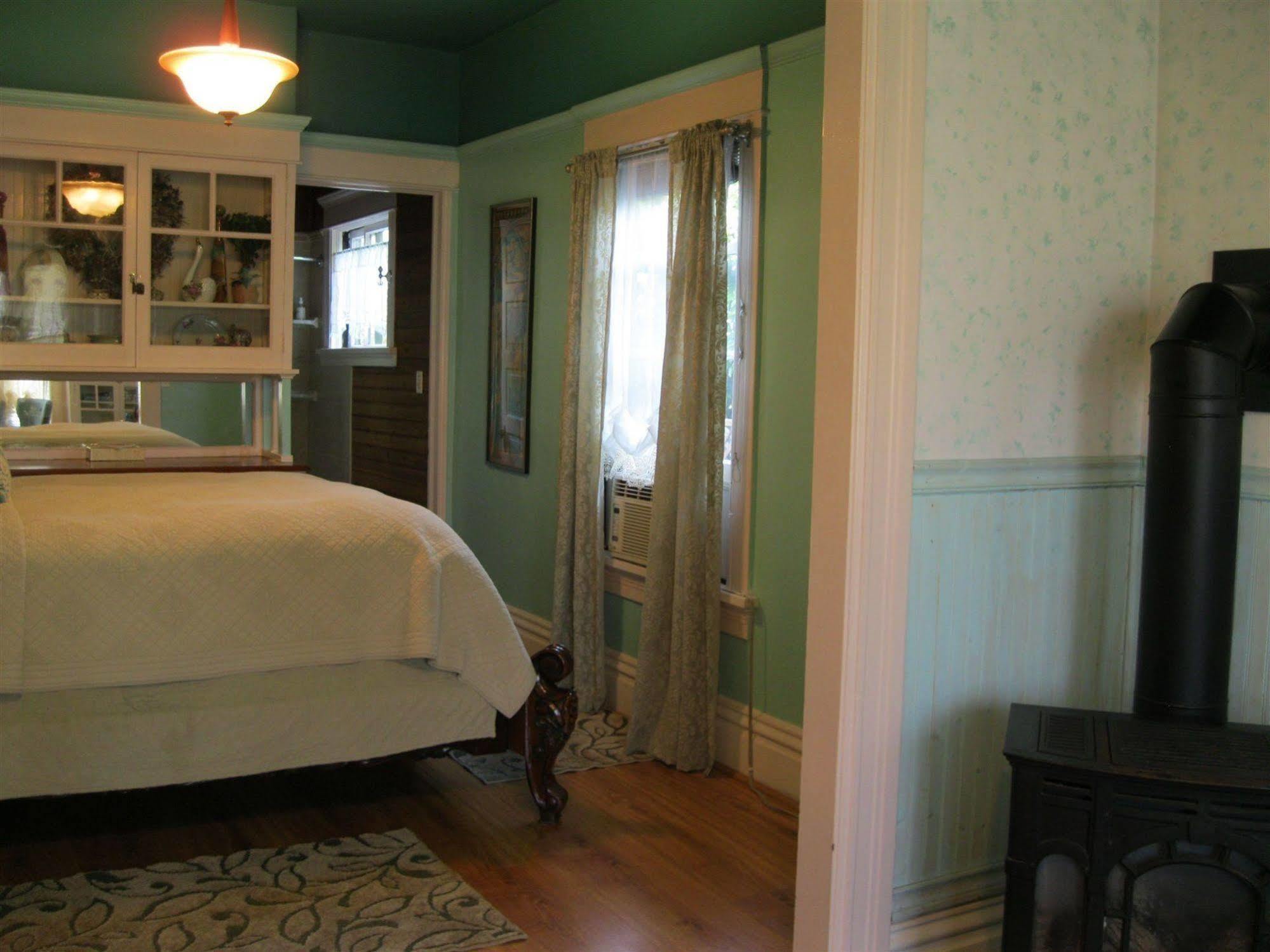 A White Jasmine Inn ซานตาบาร์บารา ภายนอก รูปภาพ