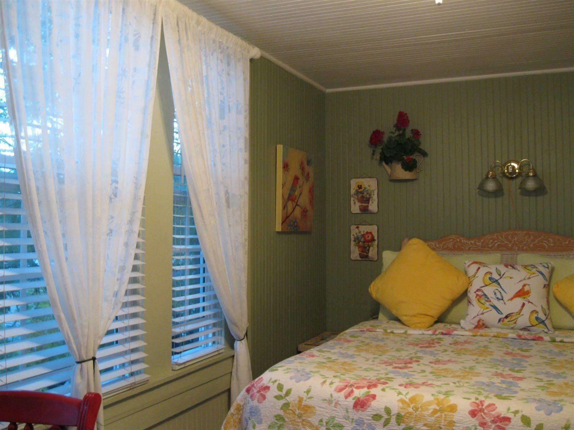 A White Jasmine Inn ซานตาบาร์บารา ภายนอก รูปภาพ