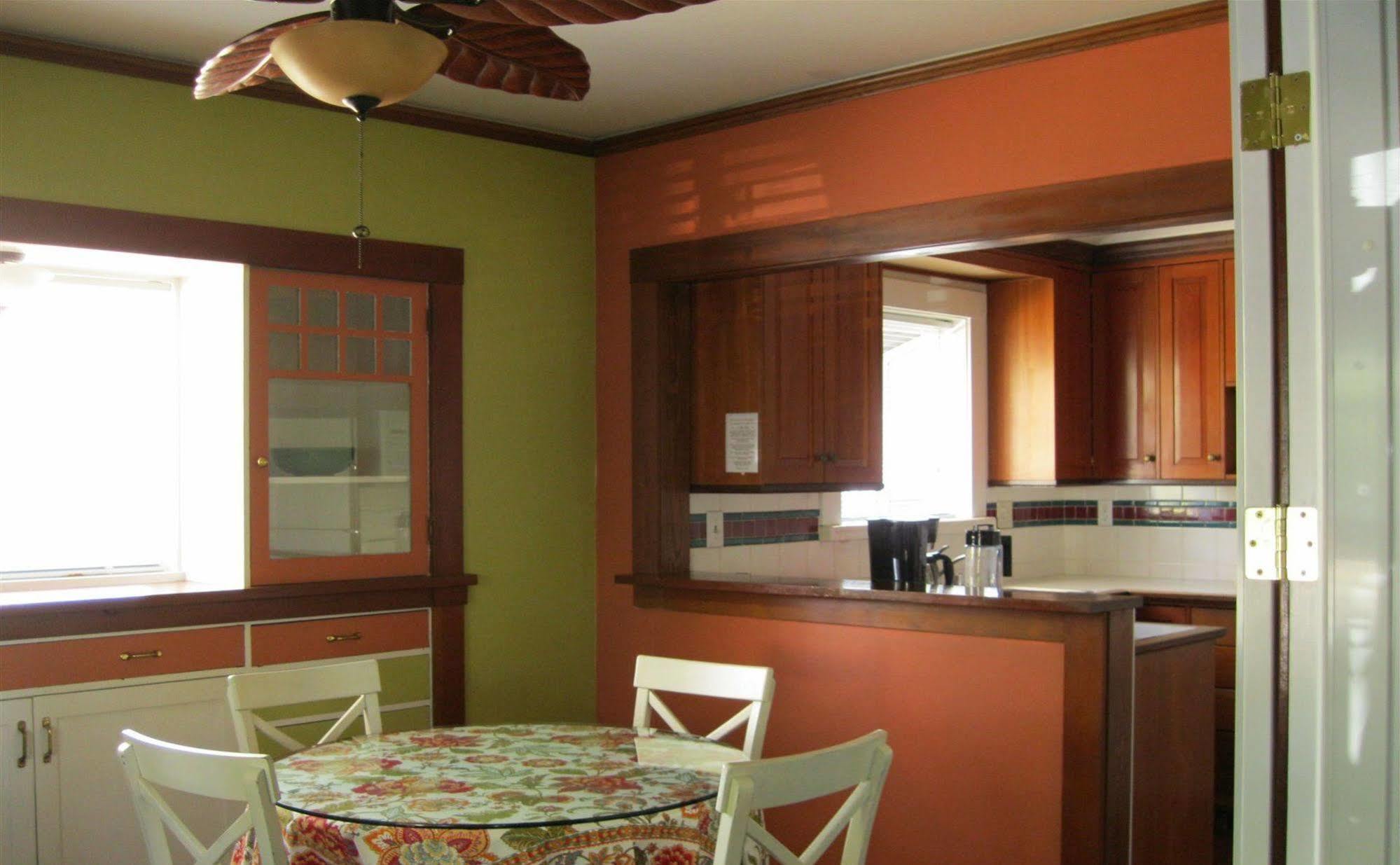 A White Jasmine Inn ซานตาบาร์บารา ภายนอก รูปภาพ