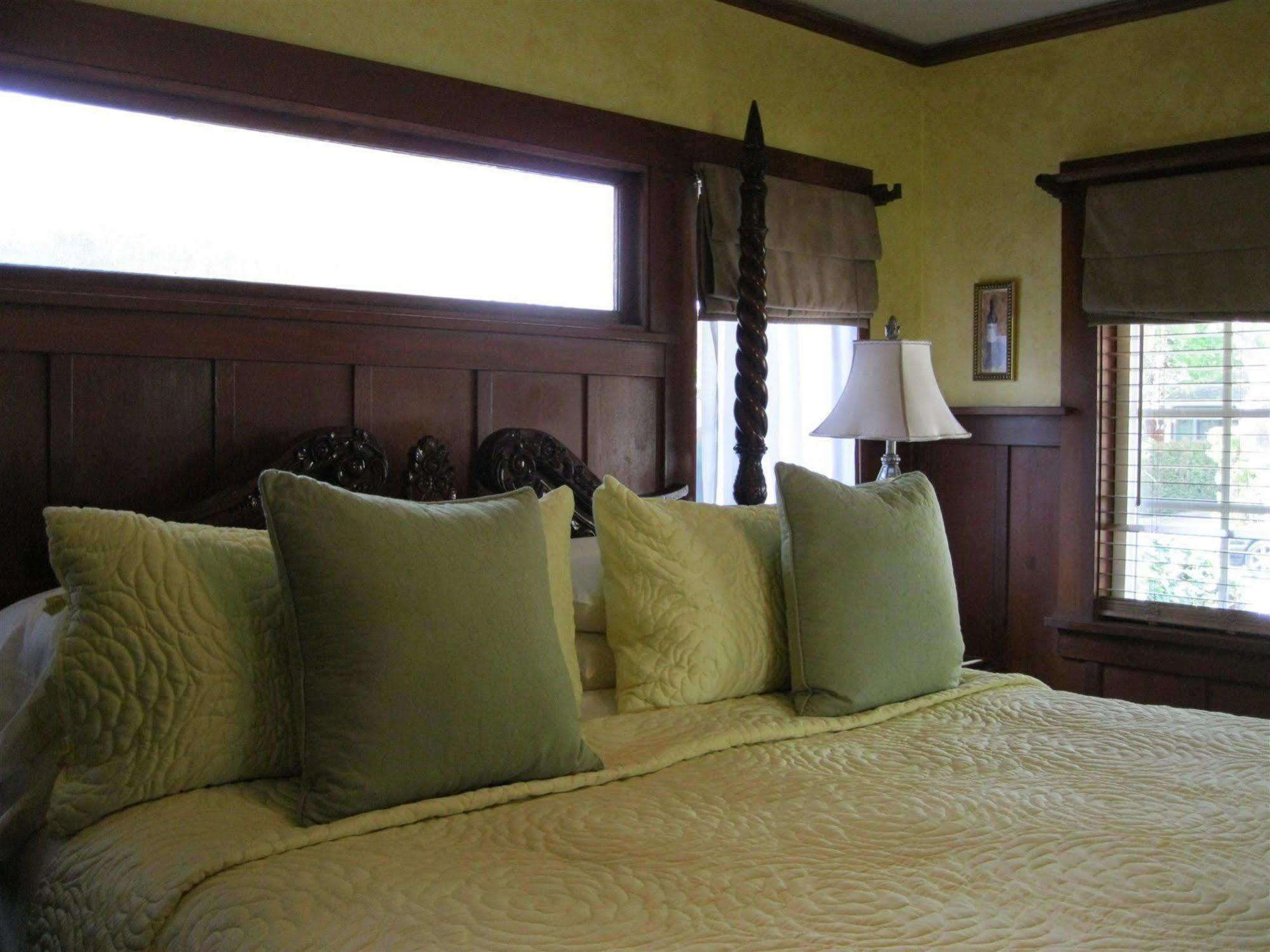 A White Jasmine Inn ซานตาบาร์บารา ภายนอก รูปภาพ